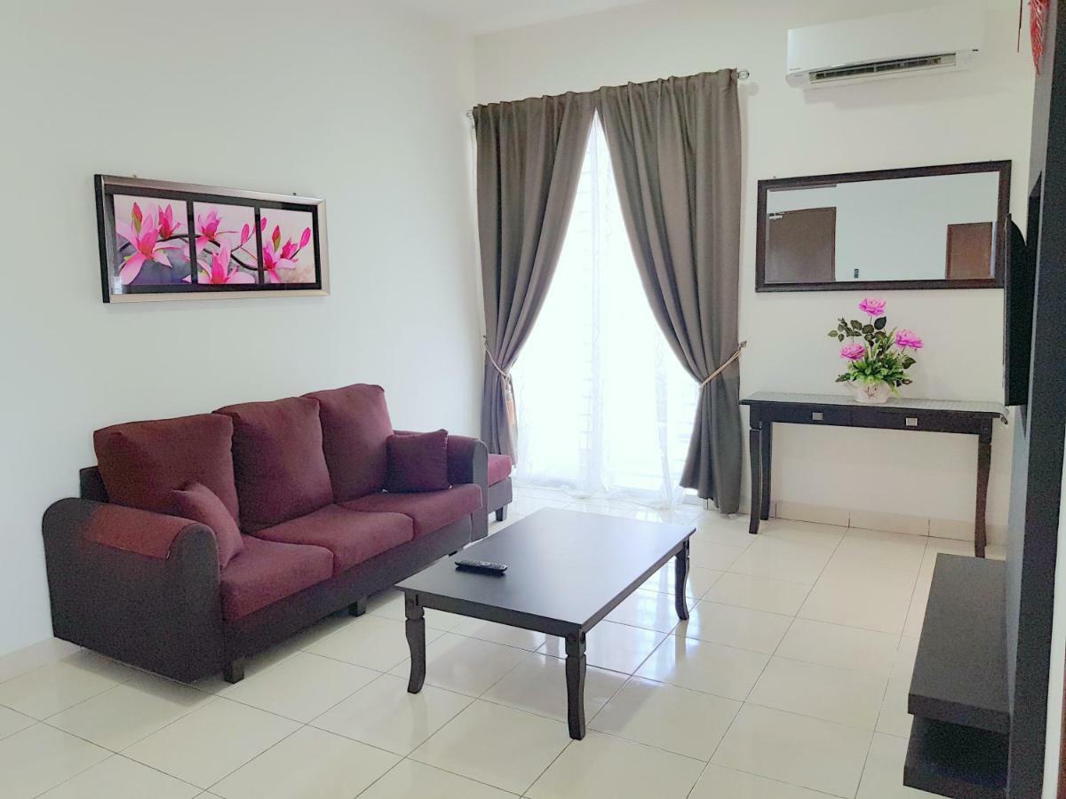 Hz Homestay @Ascotte Boulevard Semenyih Exterior foto