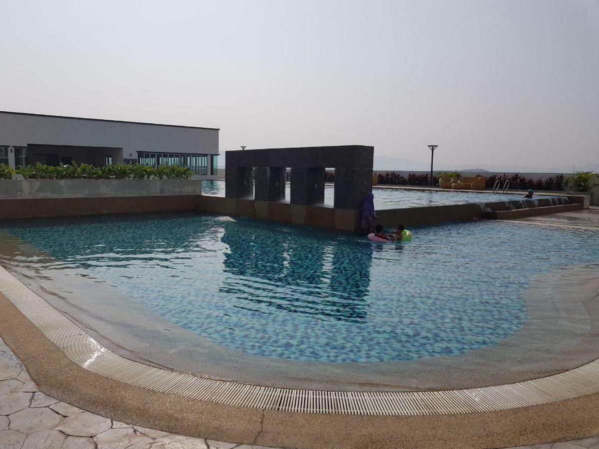 Hz Homestay @Ascotte Boulevard Semenyih Exterior foto